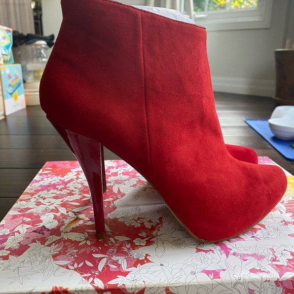 Red suede leather boots size 7 brand new in the box by Chinese Laundry - Picture 6 of 11